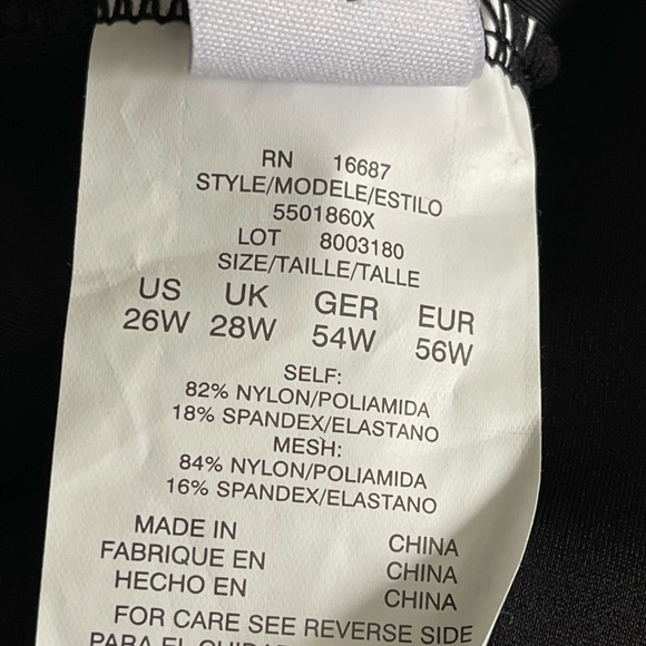 Black Blouse with zipper detail. Size 26 - Picture 4 of 4